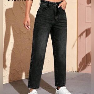Stylish Black Denim Petite Cropped Jeans
